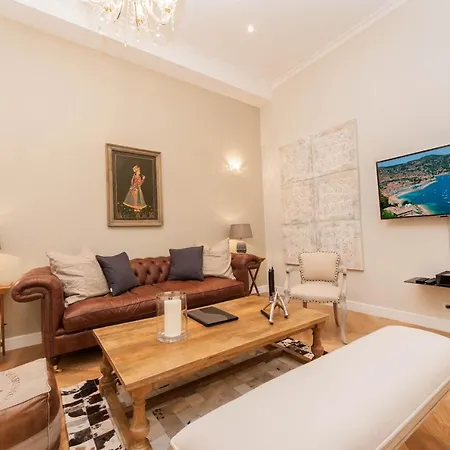 Apartamento Sunlight - Cristal - Old Town Area, 3 Bedrooms, Stunning Niza