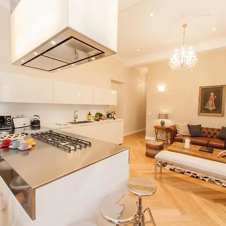 Apartamento Sunlight - Cristal - Old Town Area, 3 Bedrooms, Stunning *